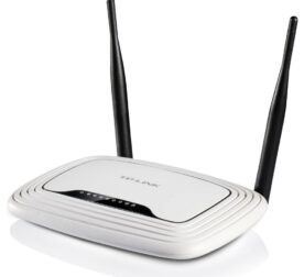 TP-LINK WIRELESS ROUTER 300MBPS WR841N